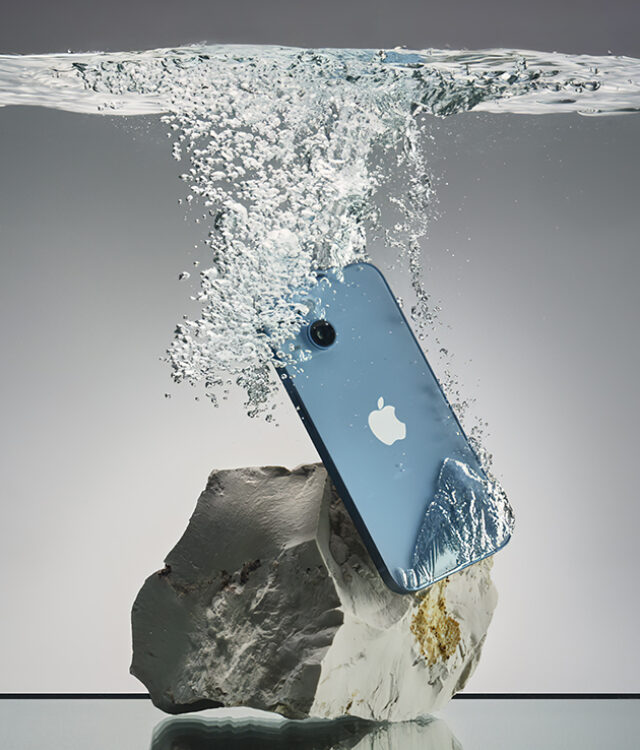 I Phone under water final 1 zu 3